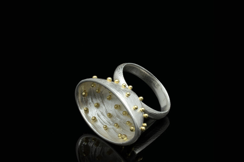Bumpy Poison Bowl Pinned Ring