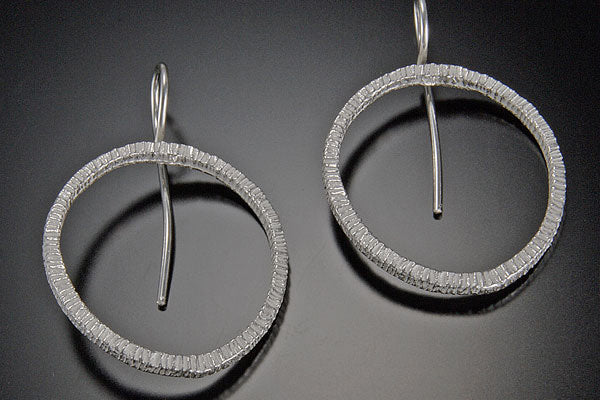 Thin Ring Dig Earring