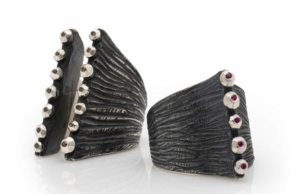 Solid Corset Dig Ring with Top Stones